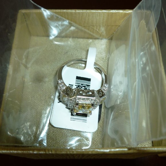 Bella Luce Sterling Silver Diamond Simulate Size 7 Ring NWT - Picture 9 of 11